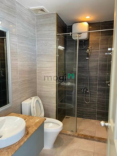 Hình ảnh Cho thuê chung cư sky center 140m2,3pn,3wc full nội thất