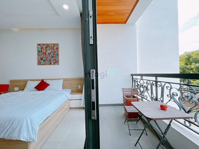 Hình ảnh Căn studio ban công, full nội thất, bếp ngoài, 30m2, phòng mới Quận 4