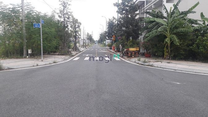 Hình ảnh Cho thuê đất trống 10 x20m đường 8 liền kề Global- city giá 20tr/tháng