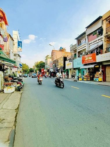 Hình ảnh Sang gấp 2 nền liền kề ngay MT đường