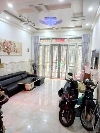 Hình ảnh Bán nhà ngay Cao Thắng, Q3 sổ hồng riêng