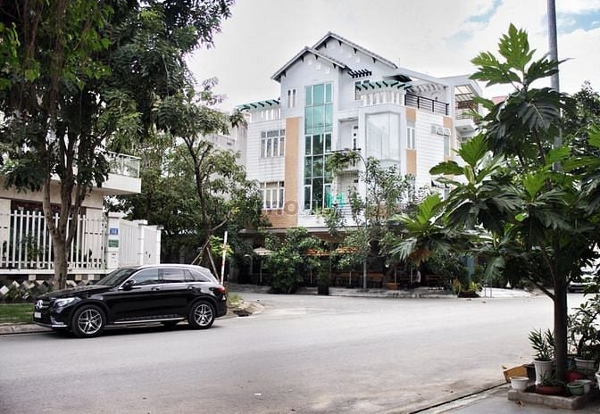 Hình ảnh Khuôn đất đẹp đường Trần Ngọc Diện, Thảo Điền, Q2 ( 10x21m) 37 tỷ
