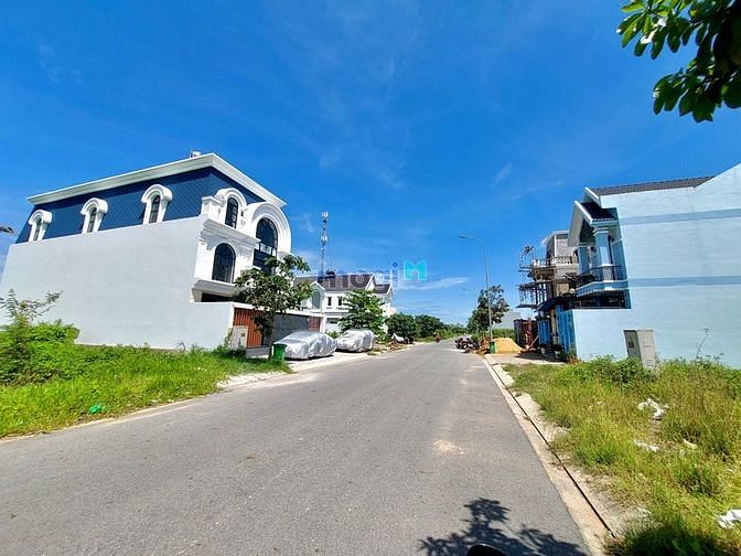 Hình ảnh Kẹt tiền sang gấp nền đất 175m2 ( lộ giới 16m ) trong KDC Bình Chánh