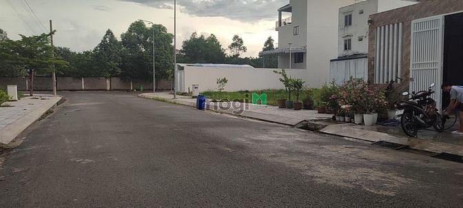 Hình ảnh Có ai cần mua đất không em có lô đất Bình Chánh cần bán 105m2 giá tốt