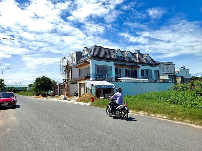Hình ảnh Kẹt tiền sang gấp nền đất 175m2 ( lộ giới 16m ) trong KDC Bình Chánh