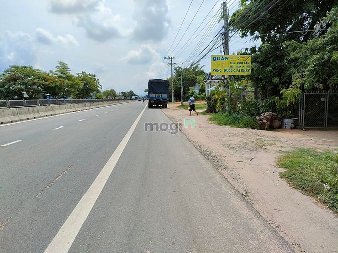 Hình ảnh Cần bán nhanh lô đất 800m2 mặt tiền quốc lộ 1A