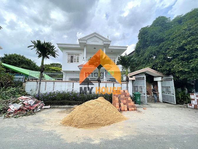 Hình ảnh Villa hồ bơi Thảo Điền 300m2 giá chỉ 3100$