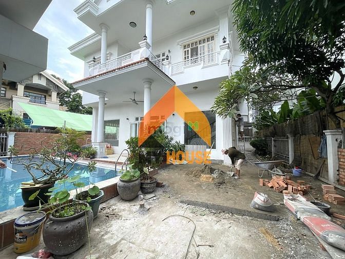 Hình ảnh Villa hồ bơi Thảo Điền 300m2 giá chỉ 3100$