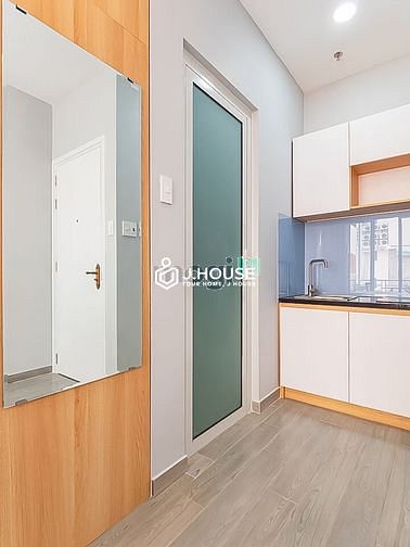 Hình ảnh Cho thuê CHDV ngay sân bay ban công riêng thoáng mát