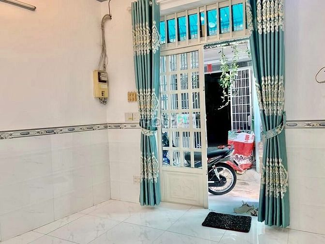 Hình ảnh cần bán nhà 1/ đối diện chợ hạnh đông tây