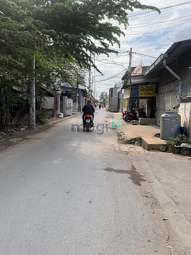 Hình ảnh cần bán nhà 1/ đối diện chợ hạnh đông tây