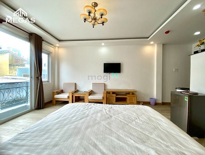 Hình ảnh Cho Thuê Căn Hộ Full Nội Thất Ban Công Ngay Lê Thánh Tôn Q1