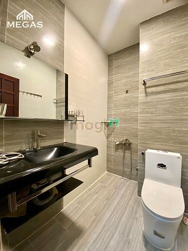 Hình ảnh Cho Thuê Căn Hộ Full Nội Thất Ban Công Ngay Lê Thánh Tôn Q1