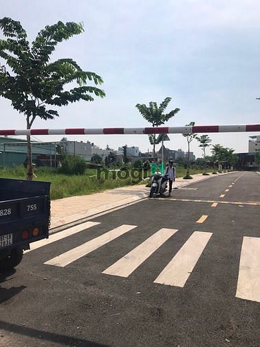 Hình ảnh Công chứng sang tên ngay lô đất đường Vườn Lài 85m2/1tỷ990, Q.12, shr