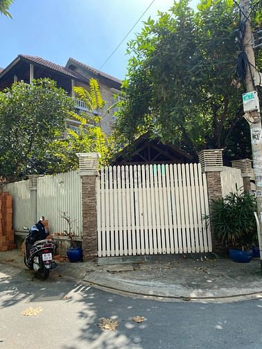Hình ảnh Bán đất khu Biệt Thự đường Âu Cơ, Tân Bình. DT: 4m x 25m. 80tr/tháng