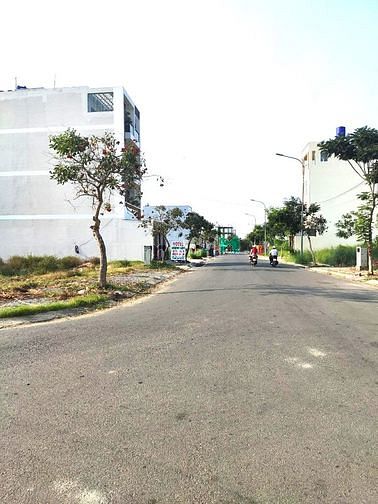 Hình ảnh Cần bán Gấp lô đất có SHR , xây dựng tự do