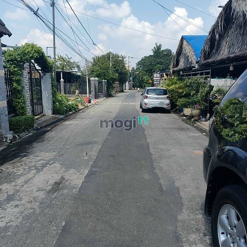 Hình ảnh GĐ cần bán lô đất 200m2(10x20m) SHR, dân đông, vị trí đẹp, gần QL13.