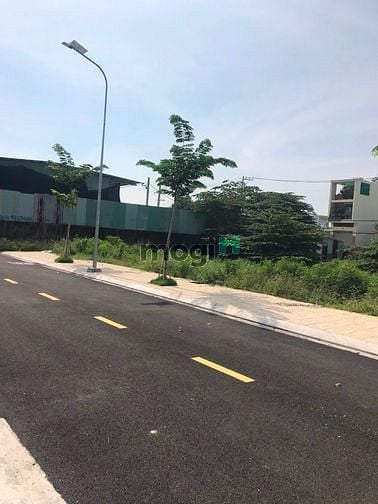 Hình ảnh Bán nhanh lô đất thổ cư giá 2,3 tỷ,110m2, đường Lê Hữu Kiều, Quận 2.