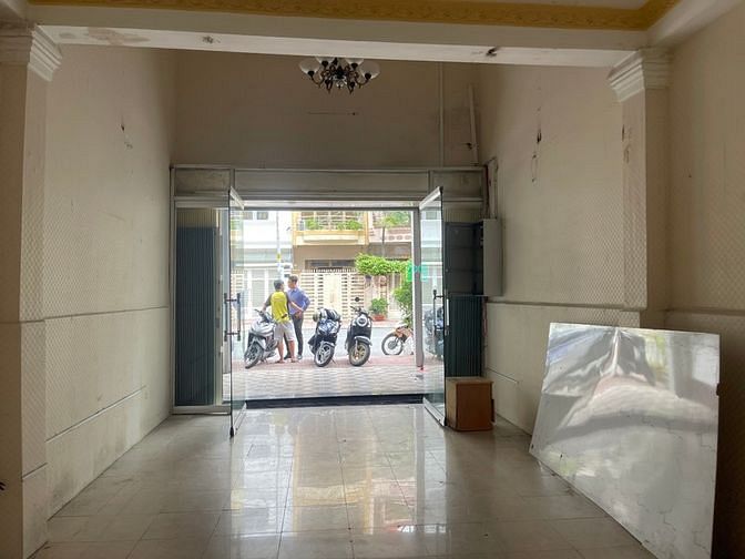 Hình ảnh cho thuê MTKD đường chợ lớn 4 x 20 5pn 5wc