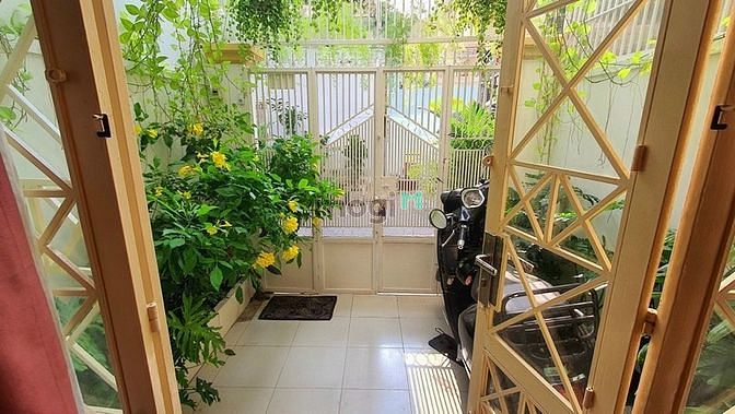 Hình ảnh Nhà 1 sẹc hẻm ba gác 2,5m đg Nguyễn Kiệm, SHR