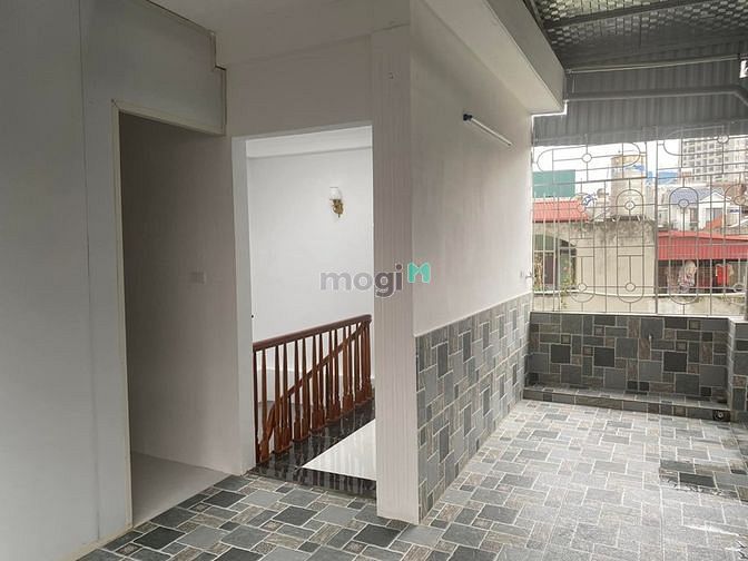 Hình ảnh Nhà phố Lạc Long Quân 34m2 5 tầng lô góc mt 5m giá chỉ 4,8 tỷ