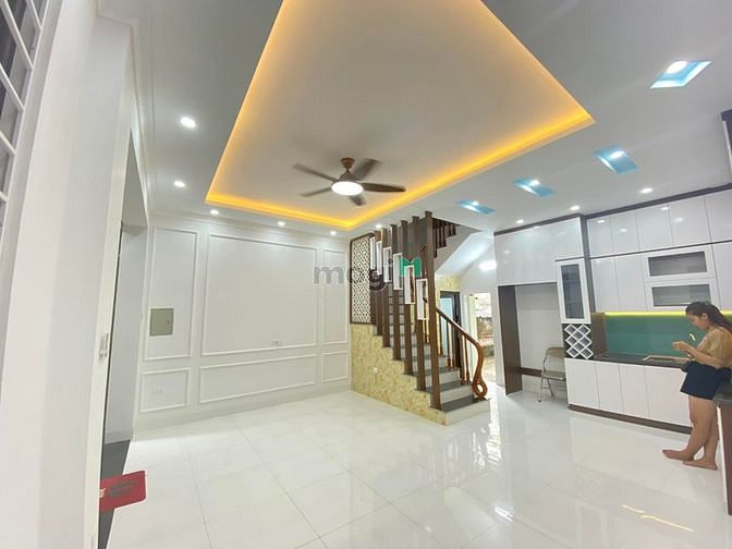 Hình ảnh Nhà phố Lạc Long Quân 34m2 5 tầng lô góc mt 5m giá chỉ 4,8 tỷ