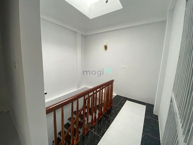 Hình ảnh Nhà phố Lạc Long Quân 34m2 5 tầng lô góc mt 5m giá chỉ 4,8 tỷ