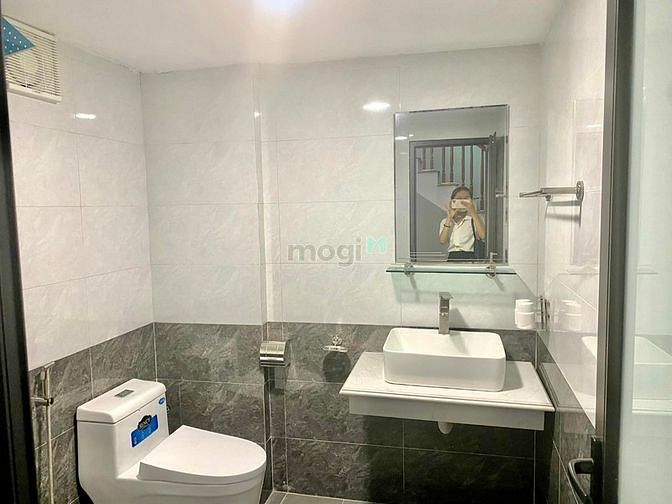 Hình ảnh Nhà phố Lạc Long Quân 34m2 5 tầng lô góc mt 5m giá chỉ 4,8 tỷ