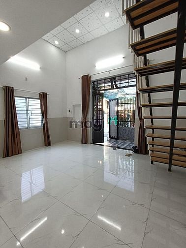 Hình ảnh Bán nhà gác lửng đúc kiệt 135 Tôn Đản
