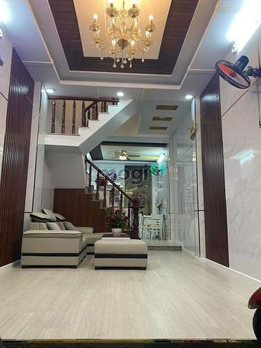 Hình ảnh Xe tải đậu ngay cửa, 56m2 HXH, Gấp bán nhà Thành Mỹ, Tân Bình.