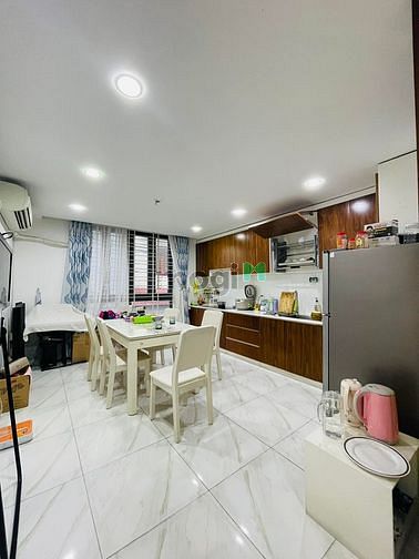 Hình ảnh Tân bình - hiếm - nhà đẹp - ngang 4 -5 tầng có gara