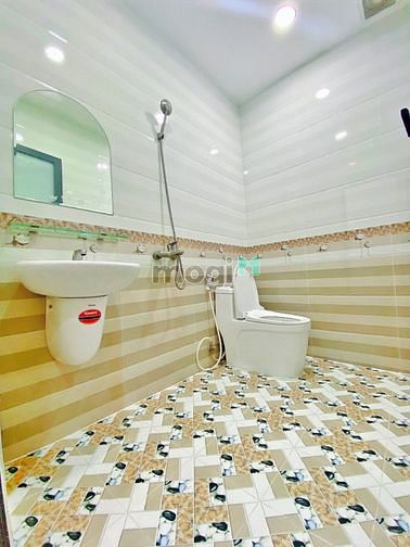 Hình ảnh Cho Thuê Căn Hộ_Full Nội Thất_Cửa Sổ To_Ngay Lý Chiêu Hoàng