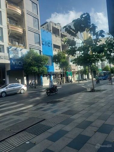 Hình ảnh Tôi cho thuê nhà mới đẹp Nguyễn Văn Cừ, Q1 - 5x14m 4tầng có hẻm hông