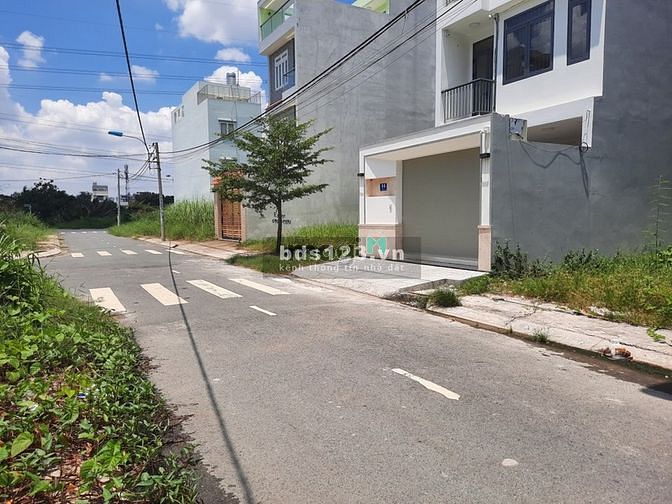 Hình ảnh Bán đất thổ cư 90m2 Phạm Hữu Lầu, Quận 7, giá 2tỷ900, sổ hồng riêng.