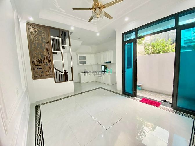Hình ảnh Bán Nhà Phố Trạm Long Biên 31m2, 5 Tầng Chỉ 5 Tỷ.