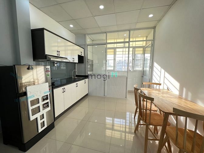 Hình ảnh Căn Hộ 2PN ngoài Quận 1 - Sân vườn