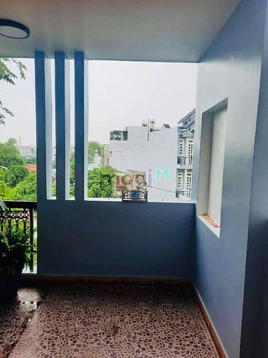 Hình ảnh mặt tiền nhà cũ tiện bán hàng quán
