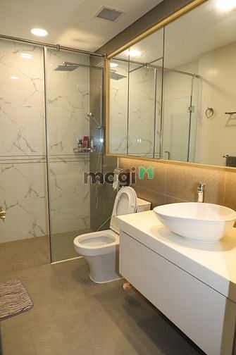 Hình ảnh Cho thuê căn 2pn tại Sunwah Pearl full nội thất