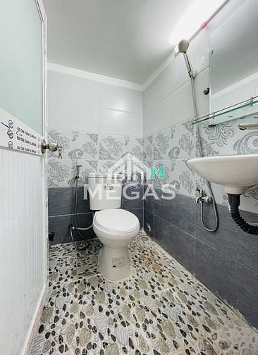 Hình ảnh Phòng sẵn máy lạnh gác lửng gần mã lò