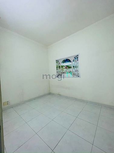 Hình ảnh Bán nhà 1 đời chủ công nhận 40m2 đường Trần Bình Trọng, Q5