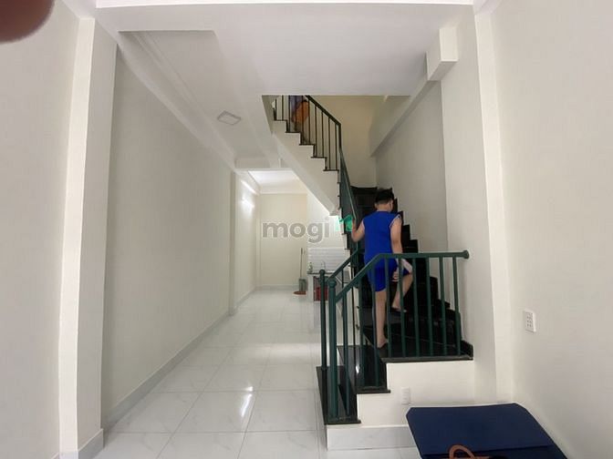 Hình ảnh Xe hơi đổ cửa cách mt 2 căn - HOÀ HẢO - 3 TẦNG - 44m2 - 8.7 TỶ