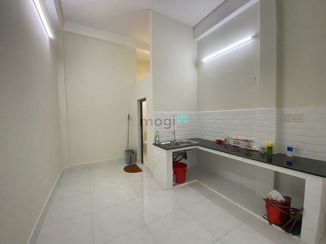 Hình ảnh Xe hơi đổ cửa cách mt 2 căn - HOÀ HẢO - 3 TẦNG - 44m2 - 8.7 TỶ