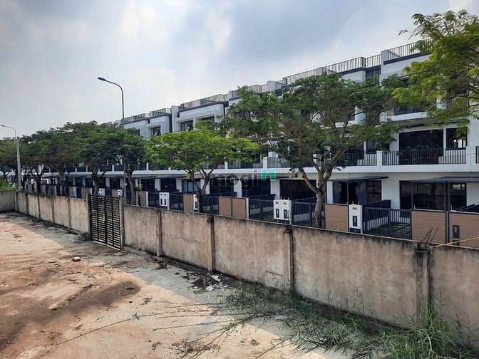 Hình ảnh Cần bán gấp lô đất Quận 9 trên 1000m2 giá 40 tỷ
