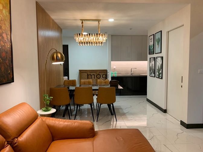 Hình ảnh 1 phòng ngủ 𝐄𝐌𝐏𝐈𝐑𝐄 𝐂𝐈𝐓𝐘 quận nội thất đẹp view Bitexco