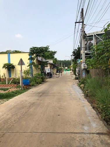 Hình ảnh Bán gấp lô đất 100m2 dân cư đông,  ngay chợ bến lớn, khu 3 Tân định