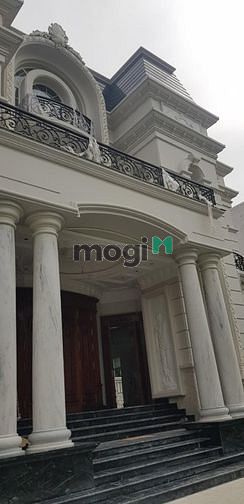 Hình ảnh Biệt thự cao cấp MT Đặng Hữu Phổ, Thảo Điền. 1,033m2 đất. Trệt 2 lầu.