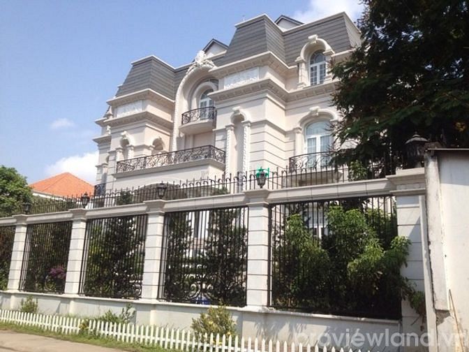 Hình ảnh Biệt thự cao cấp MT Đặng Hữu Phổ, Thảo Điền. 1,033m2 đất. Trệt 2 lầu.