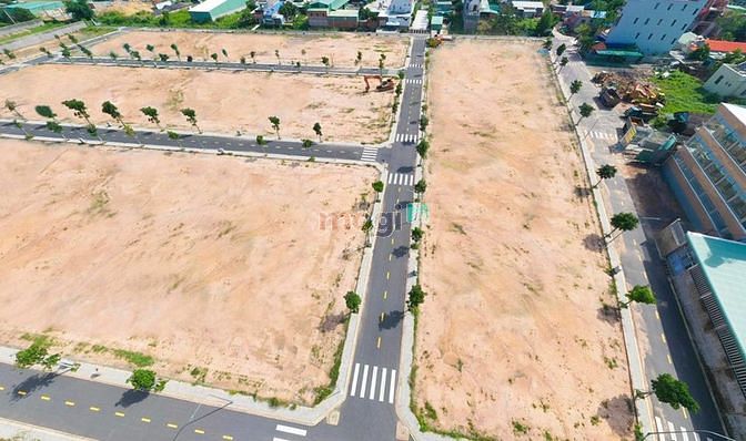 Hình ảnh Bán gấp đất MT Nguyễn Thị Định Q2 80m2 có sổ hồng riêng-Giá 2,4tỷ