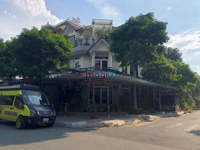 Hình ảnh Biệt Thự Góc 2MT, 200m2, Khu Tên Lửa, gần coomaprt,