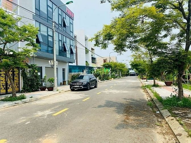 Hình ảnh Sang gấp nền đất đường 14m gần KDC Tên Lửa, 70m2 giá 2.8 tỷ ( SHR )